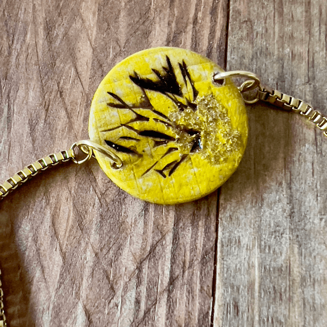 Bracelet bois de hêtre peinture , paillette et pyrogravure 