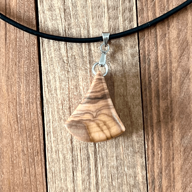 Pendentif 'Ancrage Pyramidal'